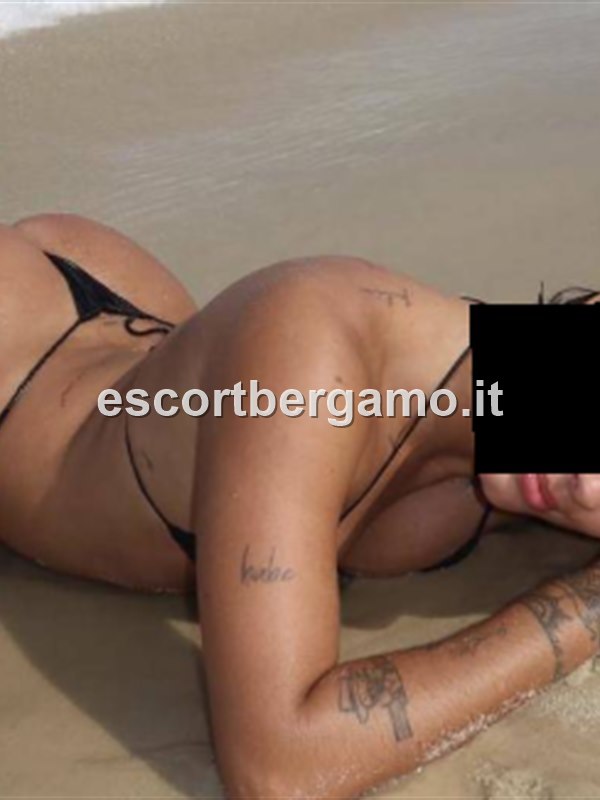 Gloria — annuncio escort a Curno